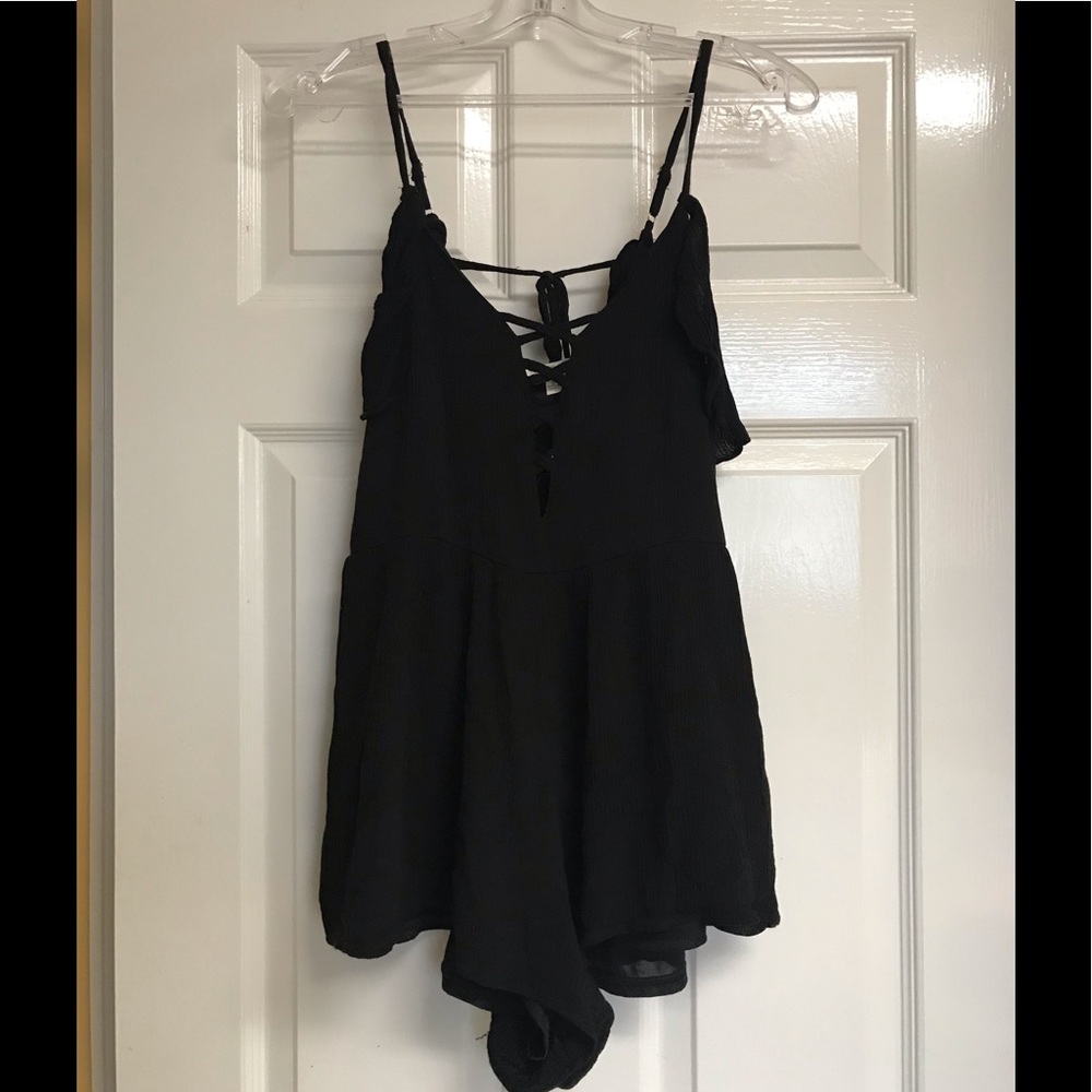 Black cold shoulder romper size medium - Picture 1 of 4